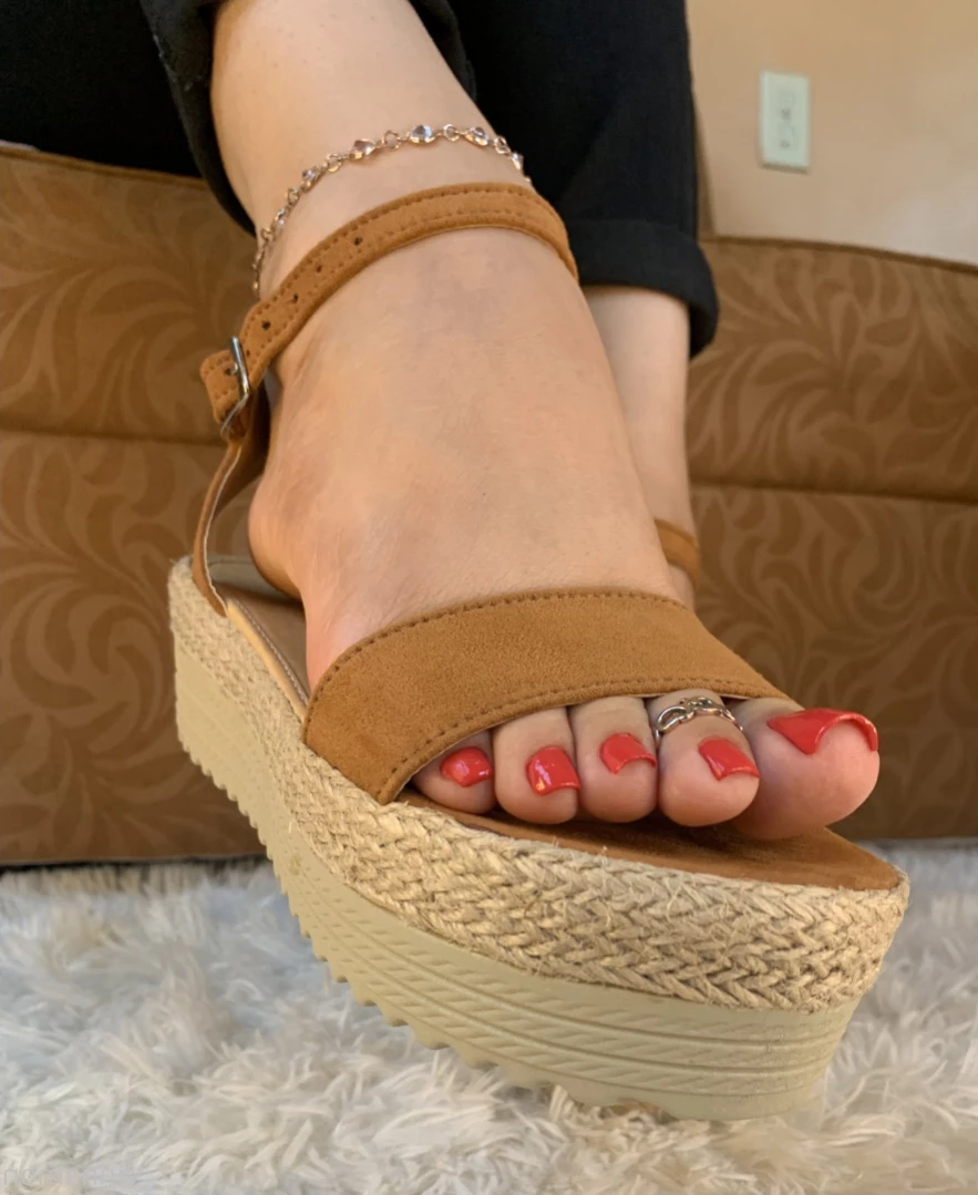 Goddess Cinnamon VIP👣👸🏻 [ cinnamonfeet2 ] Onlyfans leaked photo 11116320 on Hotleaks.tv