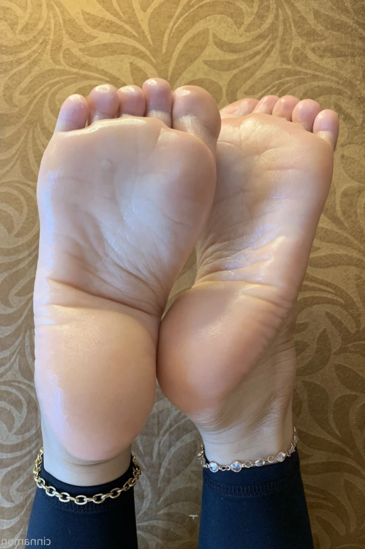 Goddess Cinnamon VIP👣👸🏻 [ cinnamonfeet2 ] Onlyfans leaked photo 11116610 on Hotleaks.tv