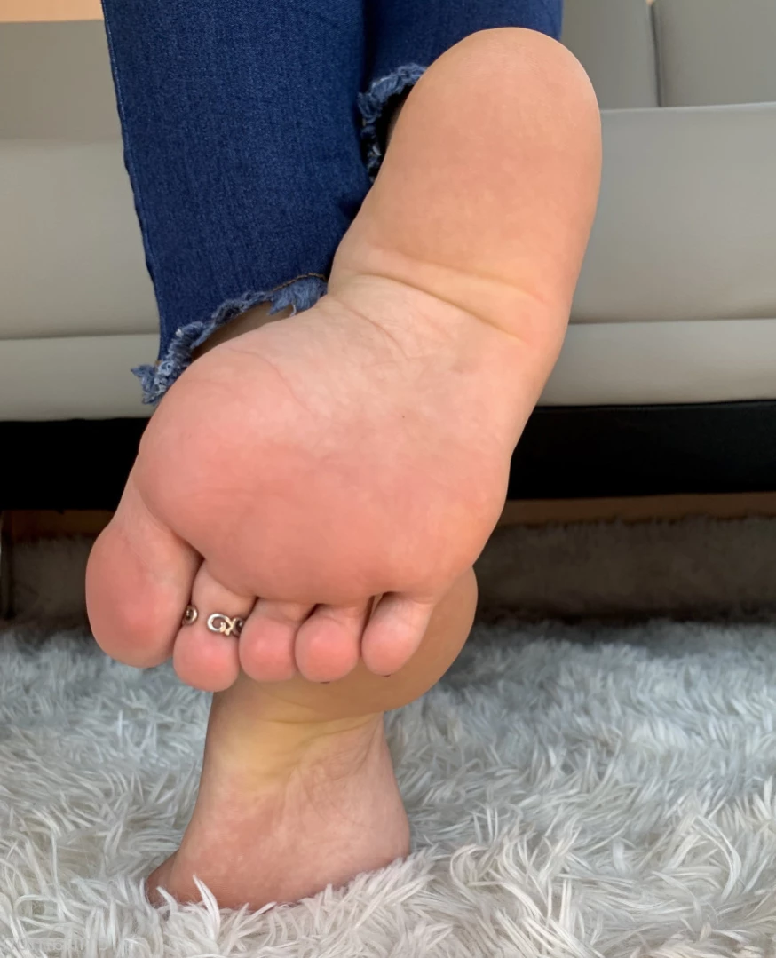 Goddess Cinnamon VIP👣👸🏻 [ cinnamonfeet2 ] Onlyfans leaked photo 11741821 on Hotleaks.tv