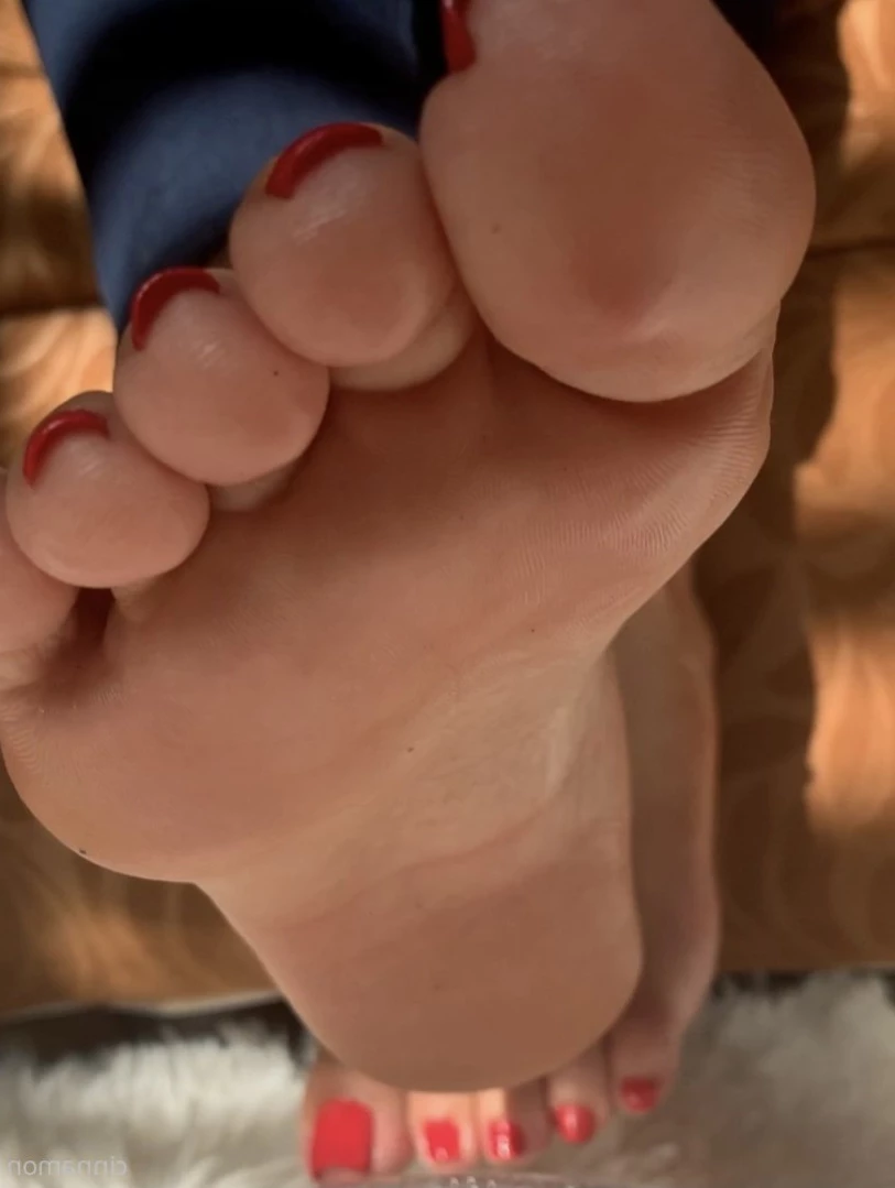 Goddess Cinnamon VIP👣👸🏻 [ cinnamonfeet2 ] Onlyfans leaked photo 13609935 on Hotleaks.tv