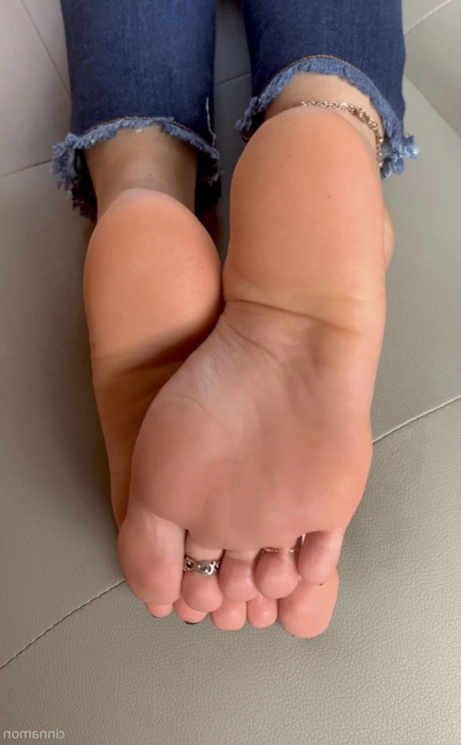 Goddess Cinnamon VIP👣👸🏻 [ cinnamonfeet2 ] Onlyfans leaked photo 13610233 on Hotleaks.tv