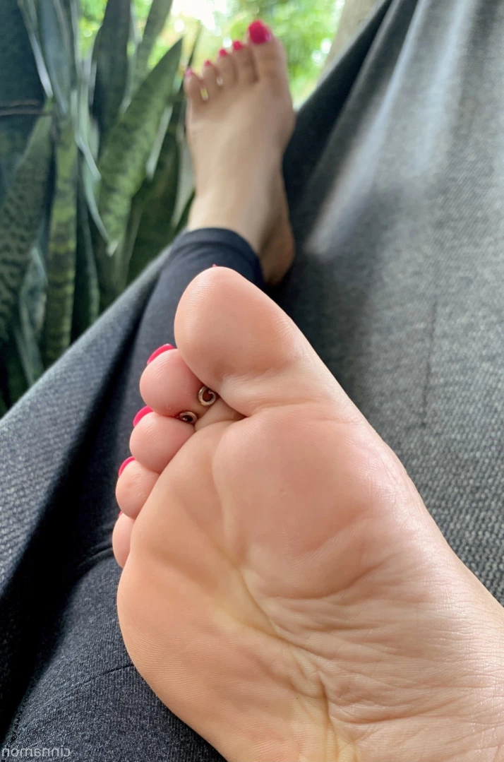 Goddess Cinnamon VIP👣👸🏻 [ cinnamonfeet2 ] Onlyfans leaked photo 15833933 on Hotleaks.tv