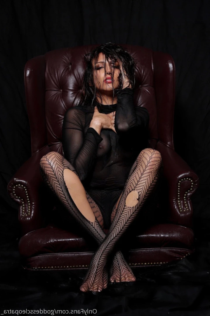 Cleopatra [ cleox13 ] Onlyfans leaked photo 11120355 on Hotleaks.tv