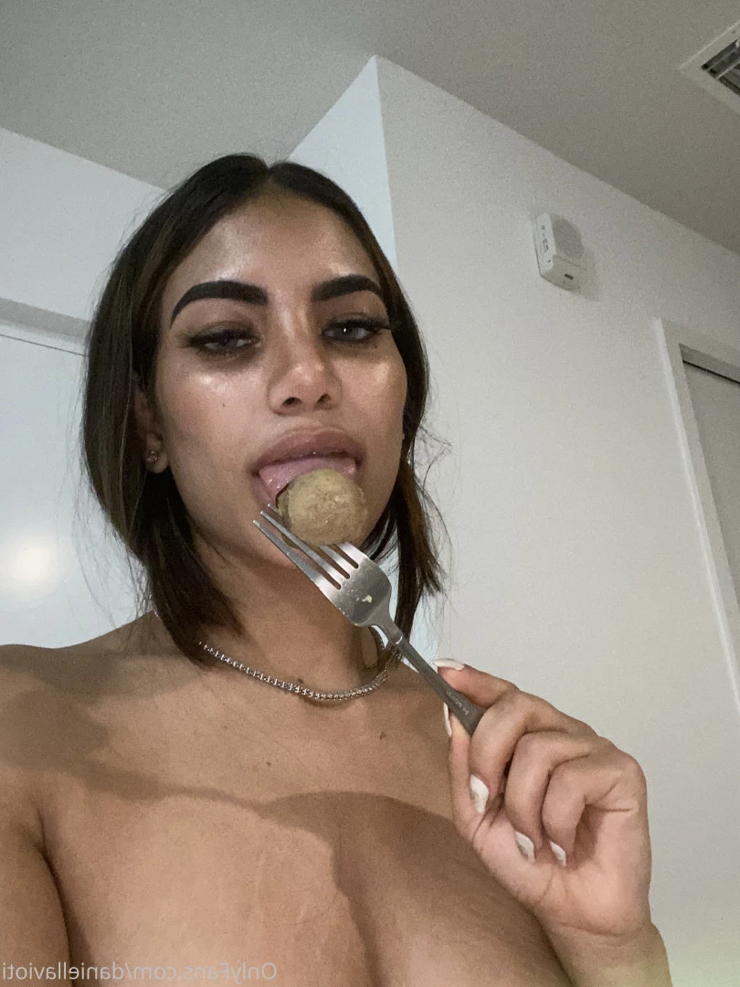 Petite middle eastern babe💖 [ daniellavioti ] Onlyfans leaked photo 9186165 on Hotleaks.tv
