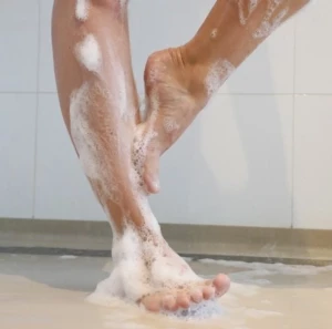 16310643