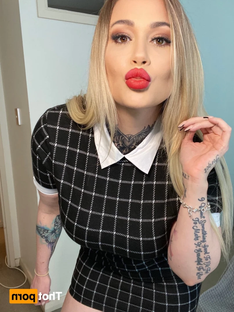 DOMME TIFFANY DELUX SNOW BUNNY [ deluximages ] Onlyfans leaked photo 10922674 on Hotleaks.tv