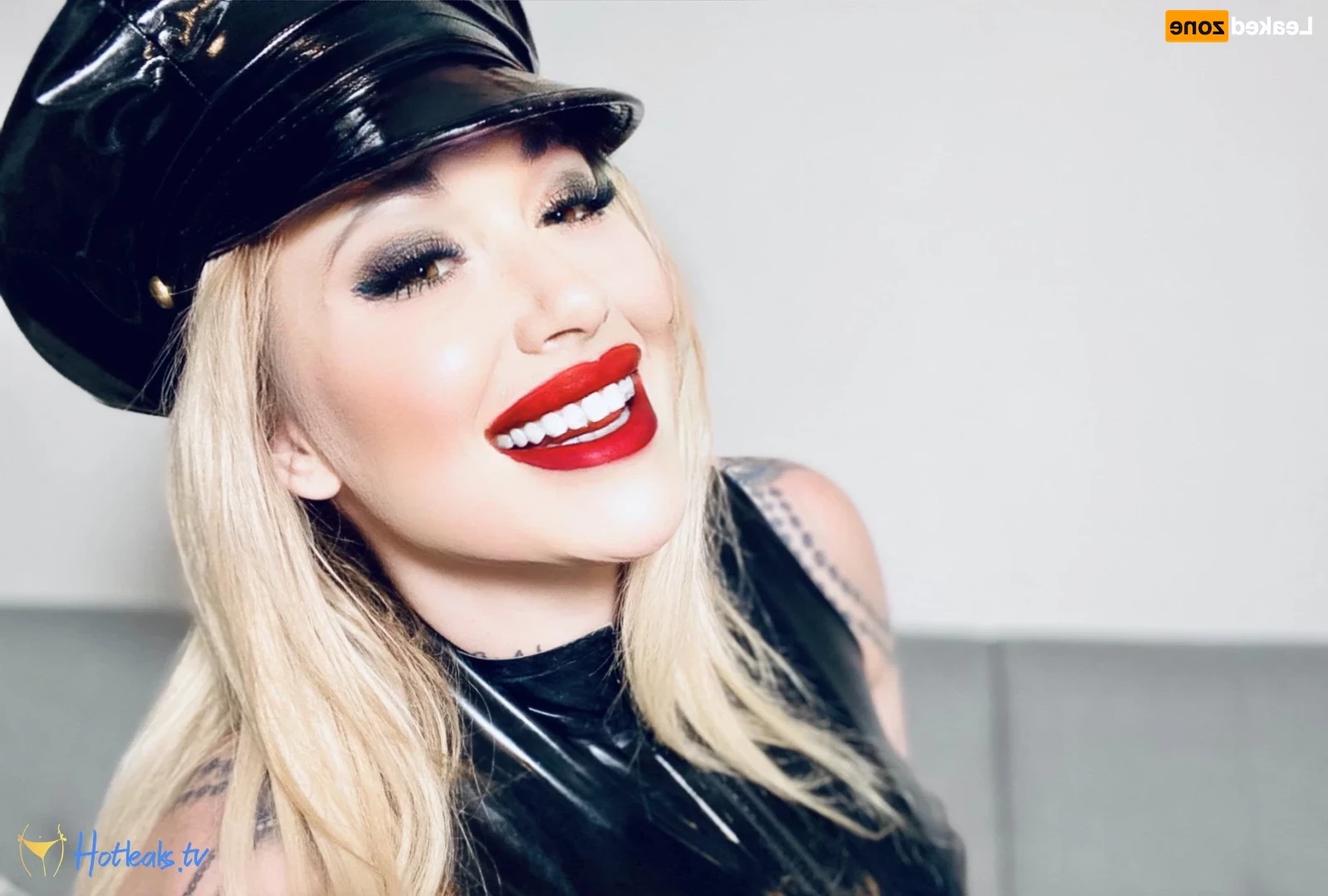 DOMME TIFFANY DELUX SNOW BUNNY [ deluximages ] Onlyfans leaked photo 16505255 on Hotleaks.tv