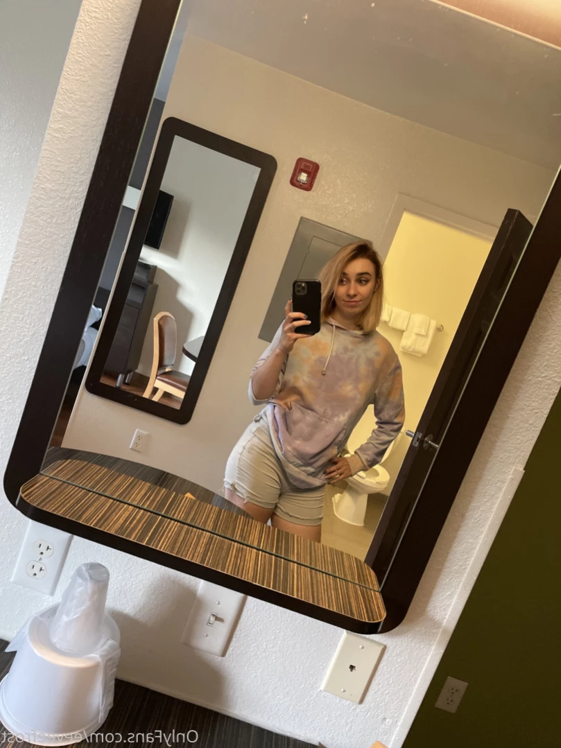 Eevee Frost [ eeveefrost ] Onlyfans leaked photo 11139390 on Hotleaks.tv