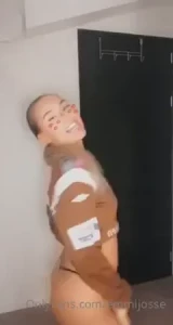 8299208