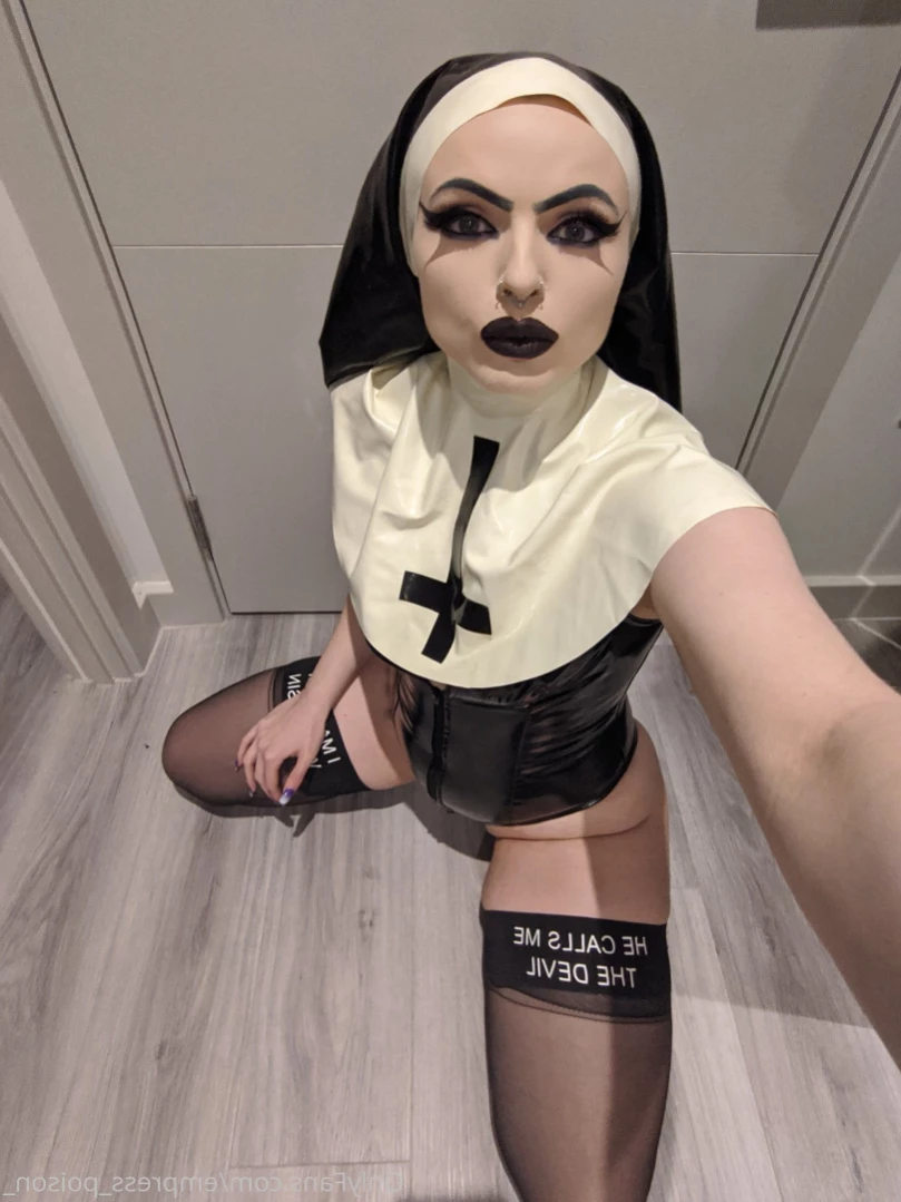 Empress Poison [ empress_poison_ ] Onlyfans leaked photo 11727415 on Hotleaks.tv