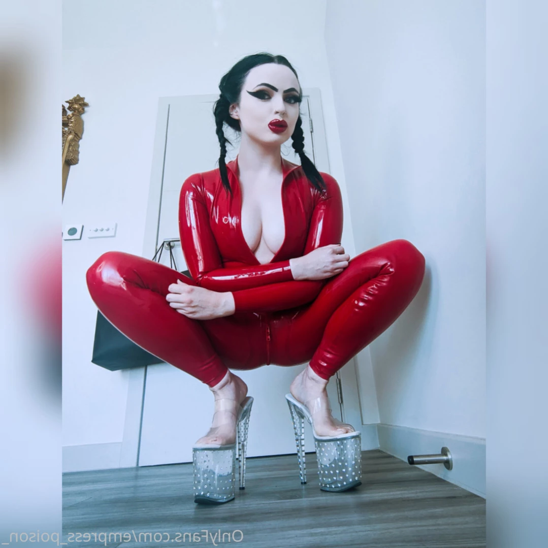 Empress Poison [ empress_poison_ ] Onlyfans leaked photo 13497010 on Hotleaks.tv