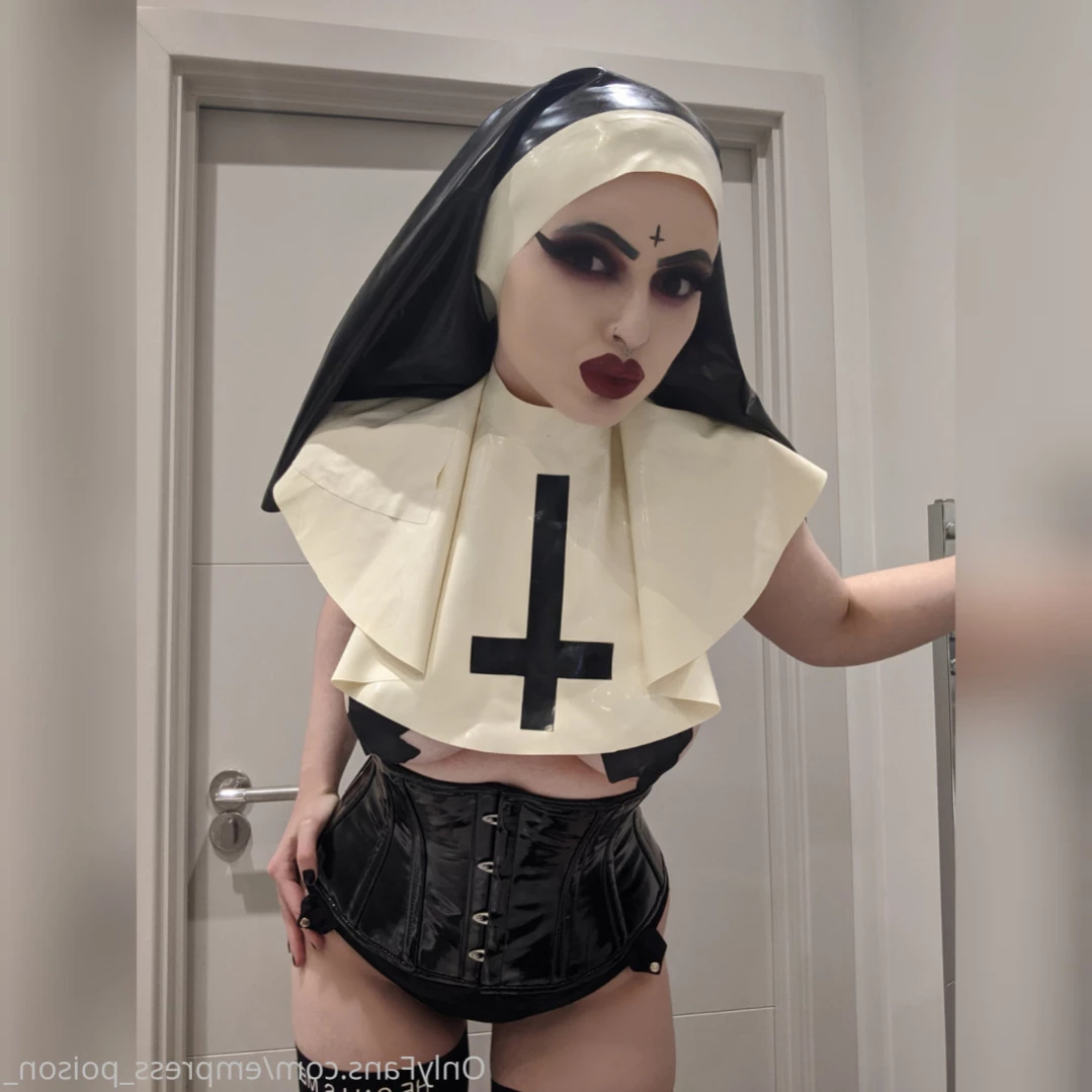 Empress Poison [ empress_poison_ ] Onlyfans leaked photo 13567667 on Hotleaks.tv