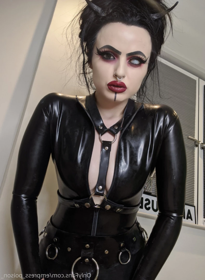 Empress Poison [ empress_poison_ ] Onlyfans leaked photo 16276283 on Hotleaks.tv