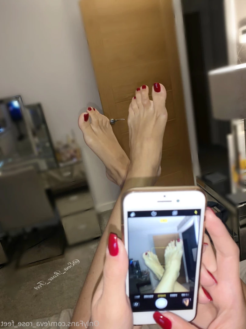E [ eva_rose_feet ] Onlyfans leaked photo 11634659 on Hotleaks.tv