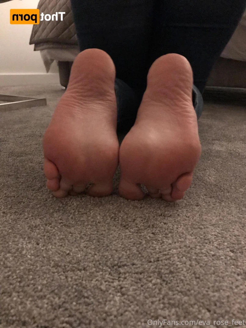 E [ eva_rose_feet ] Onlyfans leaked photo 13144483 on Hotleaks.tv