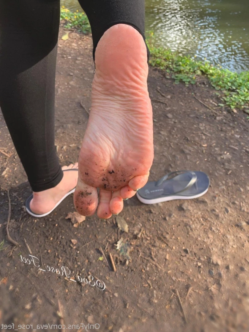 E [ eva_rose_feet ] Onlyfans leaked photo 14088489 on Hotleaks.tv