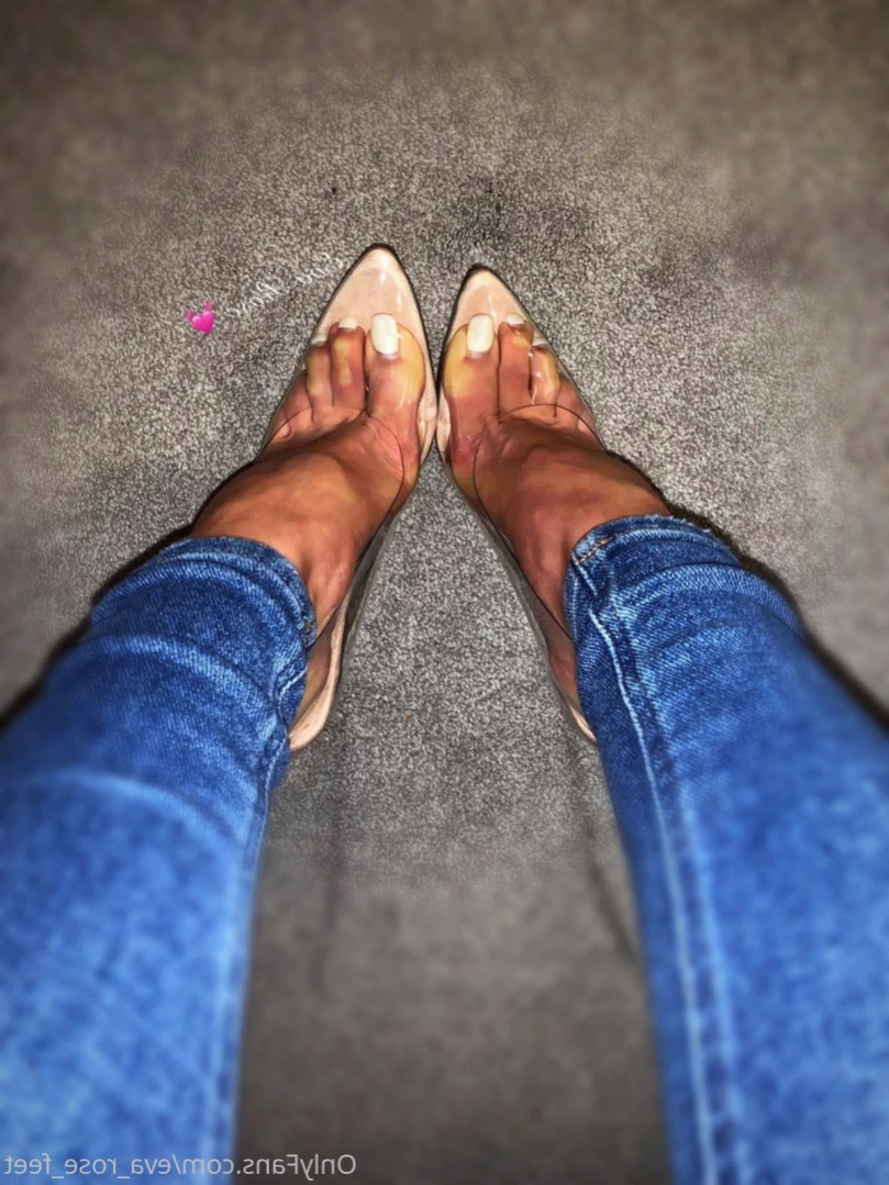 E [ eva_rose_feet ] Onlyfans leaked photo 14184244 on Hotleaks.tv
