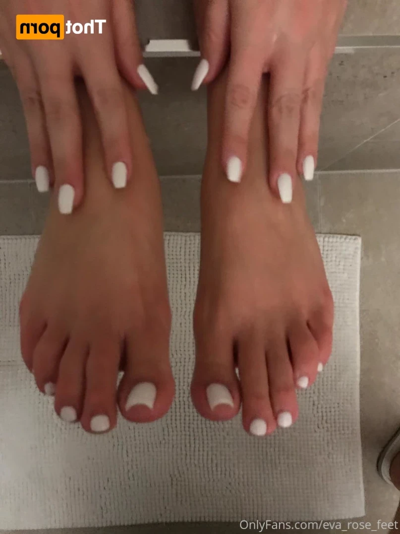 E [ eva_rose_feet ] Onlyfans leaked photo 14184276 on Hotleaks.tv