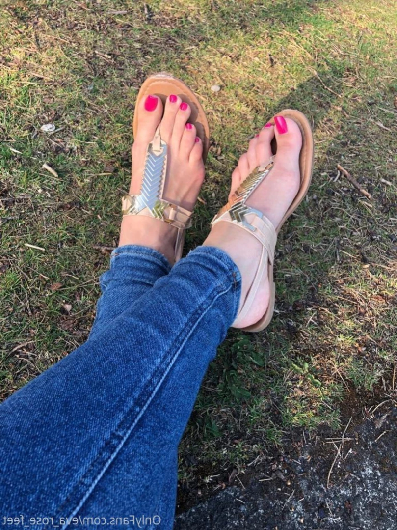 E [ eva_rose_feet ] Onlyfans leaked photo 14184282 on Hotleaks.tv