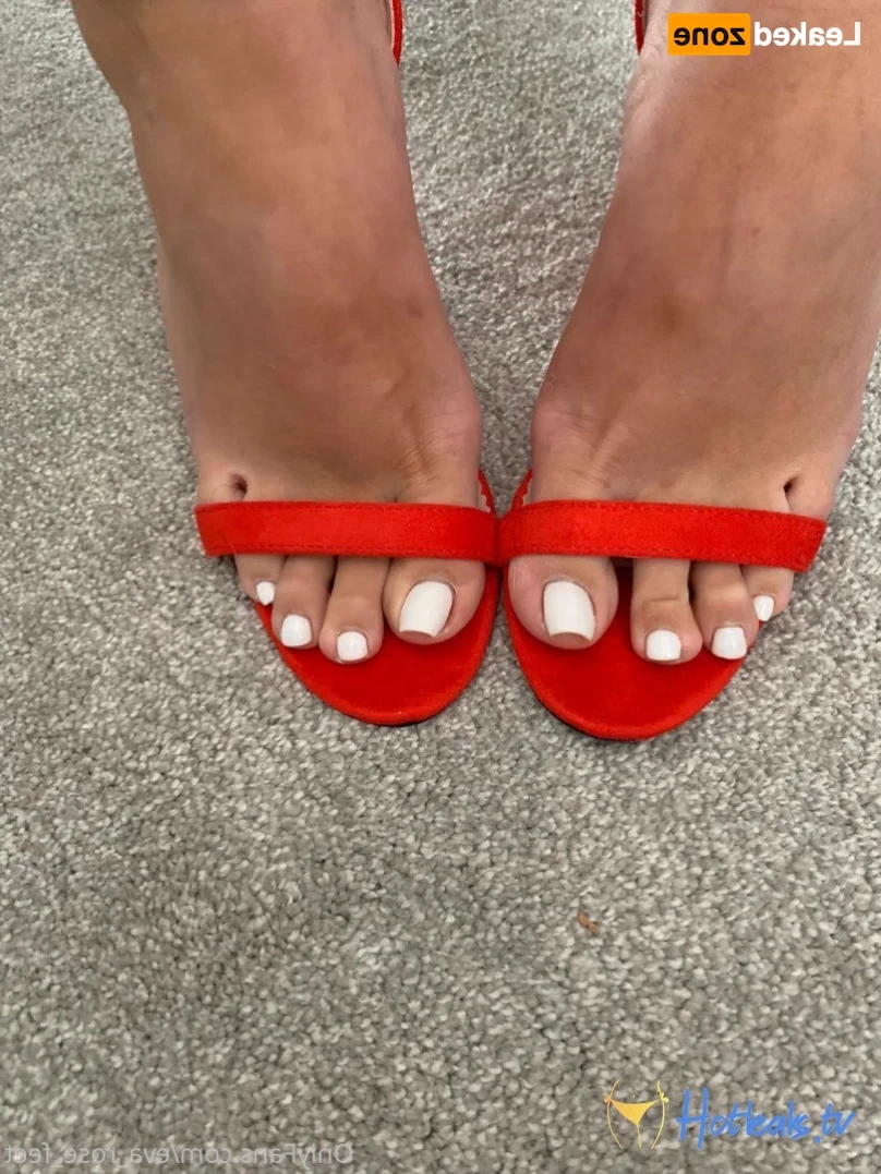E [ eva_rose_feet ] Onlyfans leaked photo 14184355 on Hotleaks.tv