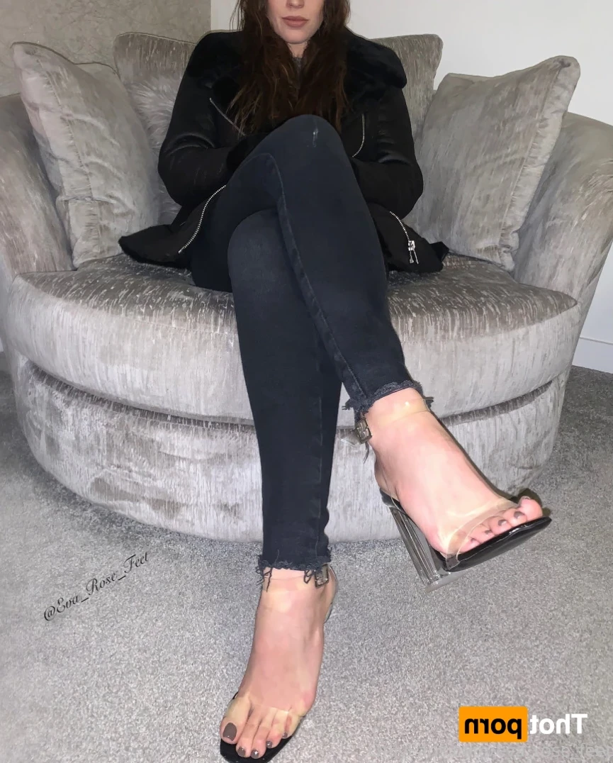 E [ eva_rose_feet ] Onlyfans leaked photo 14184387 on Hotleaks.tv