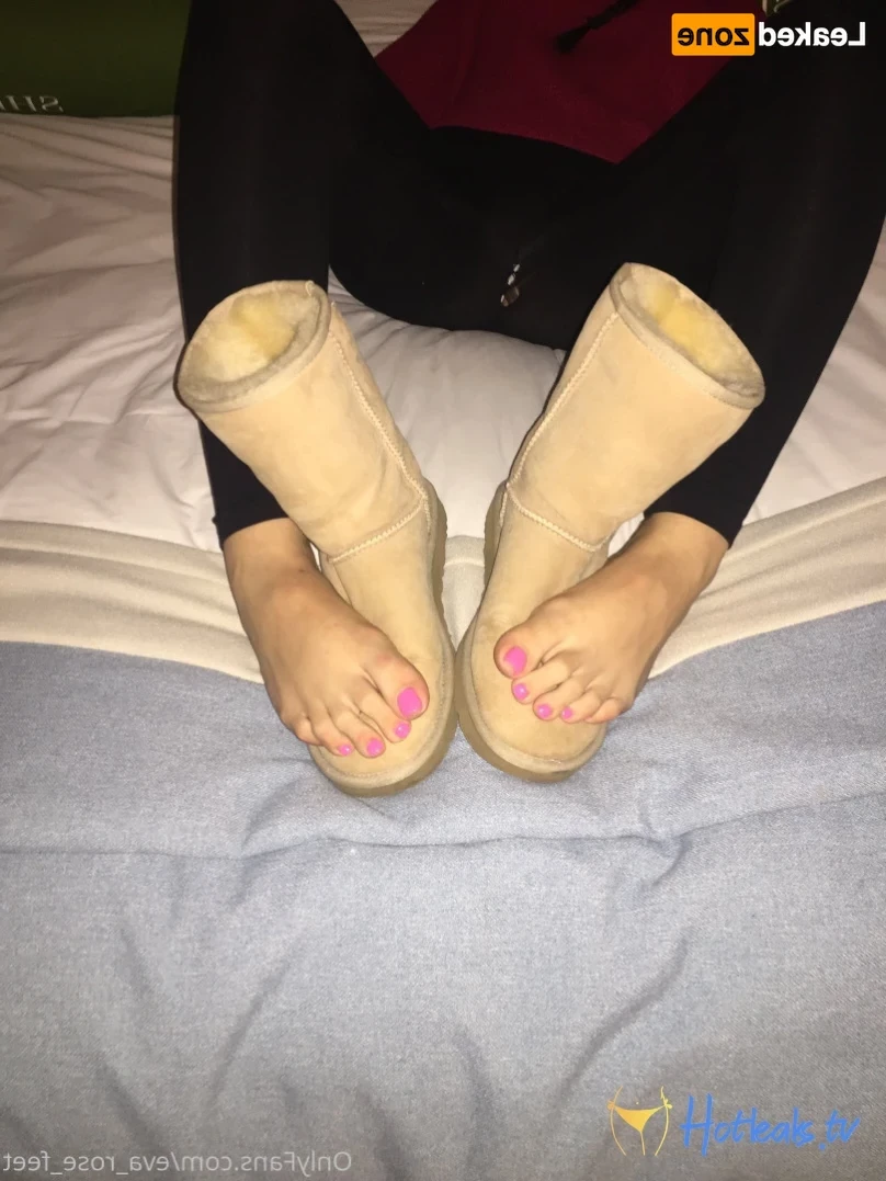 E [ eva_rose_feet ] Onlyfans leaked photo 14184470 on Hotleaks.tv