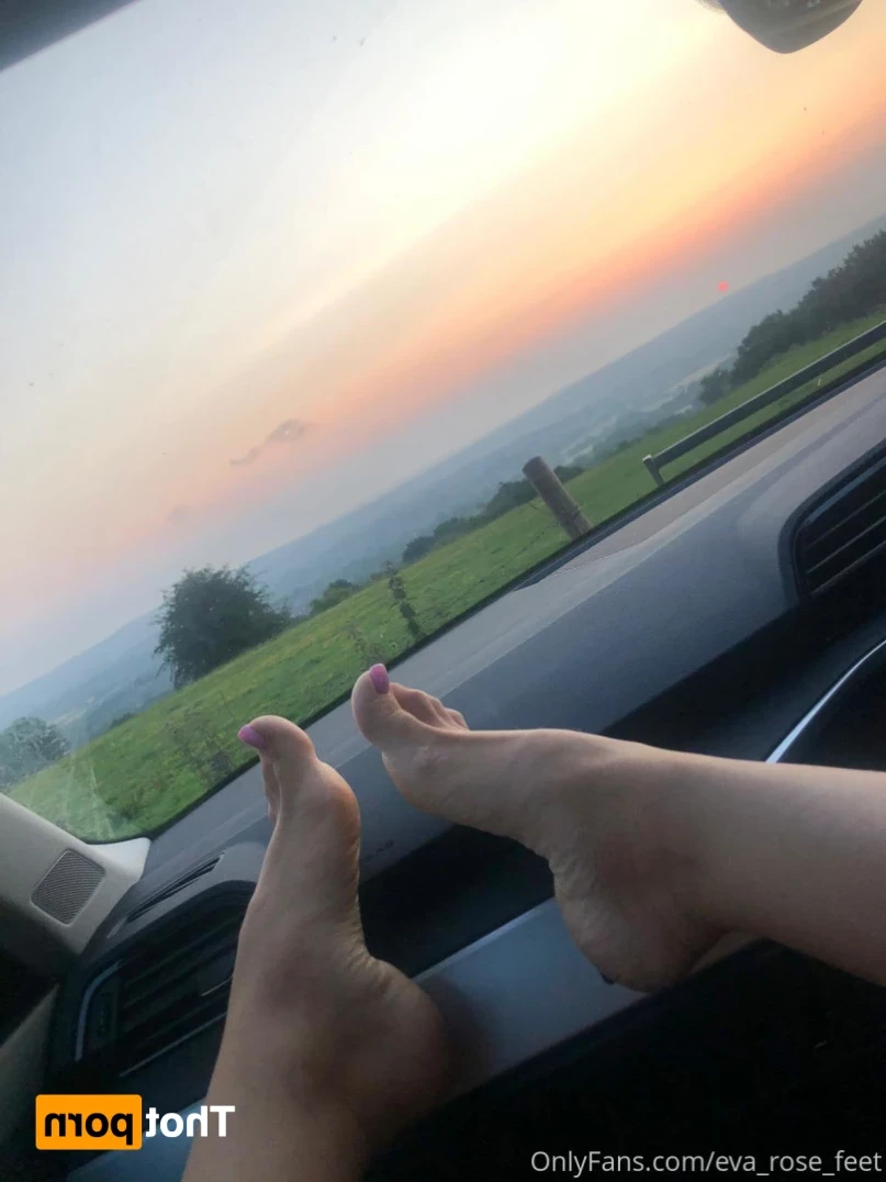 E [ eva_rose_feet ] Onlyfans leaked photo 14184584 on Hotleaks.tv