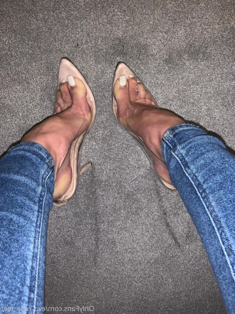 E [ eva_rose_feet ] Onlyfans leaked photo 14185313 on Hotleaks.tv