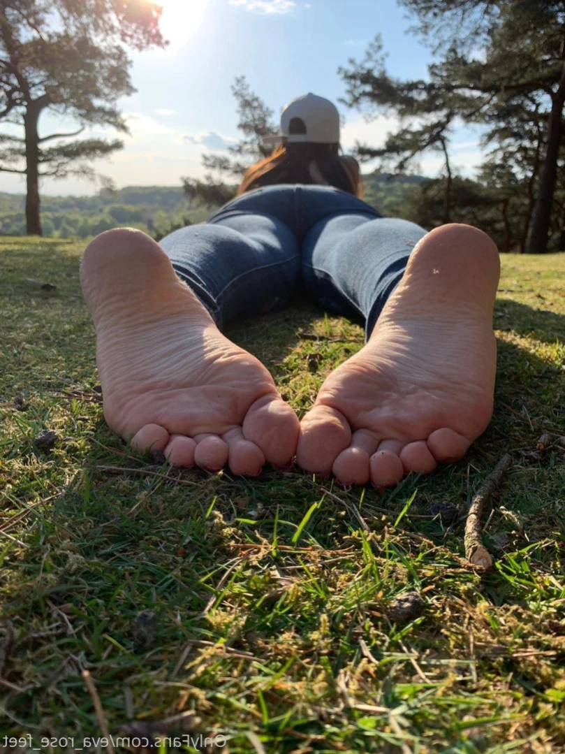 E [ eva_rose_feet ] Onlyfans leaked photo 15176329 on Hotleaks.tv