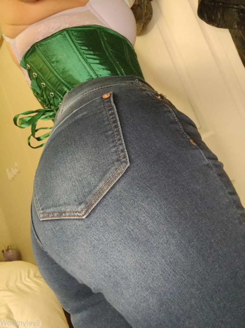 Evelyn WoW [ evelynwow ] Onlyfans leaked photo 11131875 on Hotleaks.tv