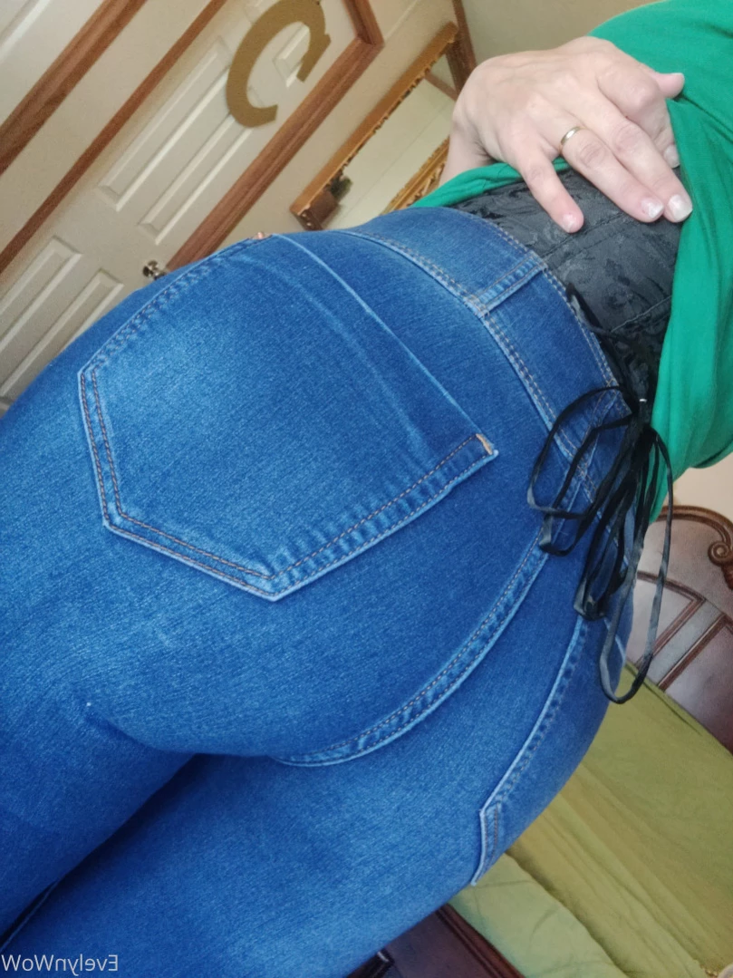 Evelyn WoW [ evelynwow ] Onlyfans leaked photo 12668358 on Hotleaks.tv