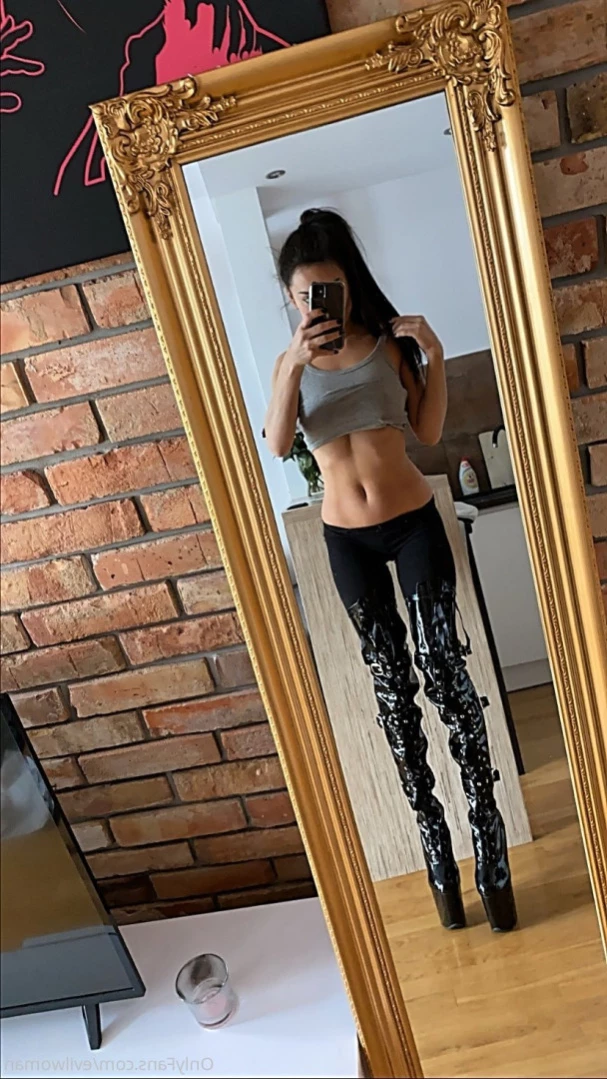 Evil Woman [ evilwoman ] Onlyfans leaked photo 10870723 on Hotleaks.tv