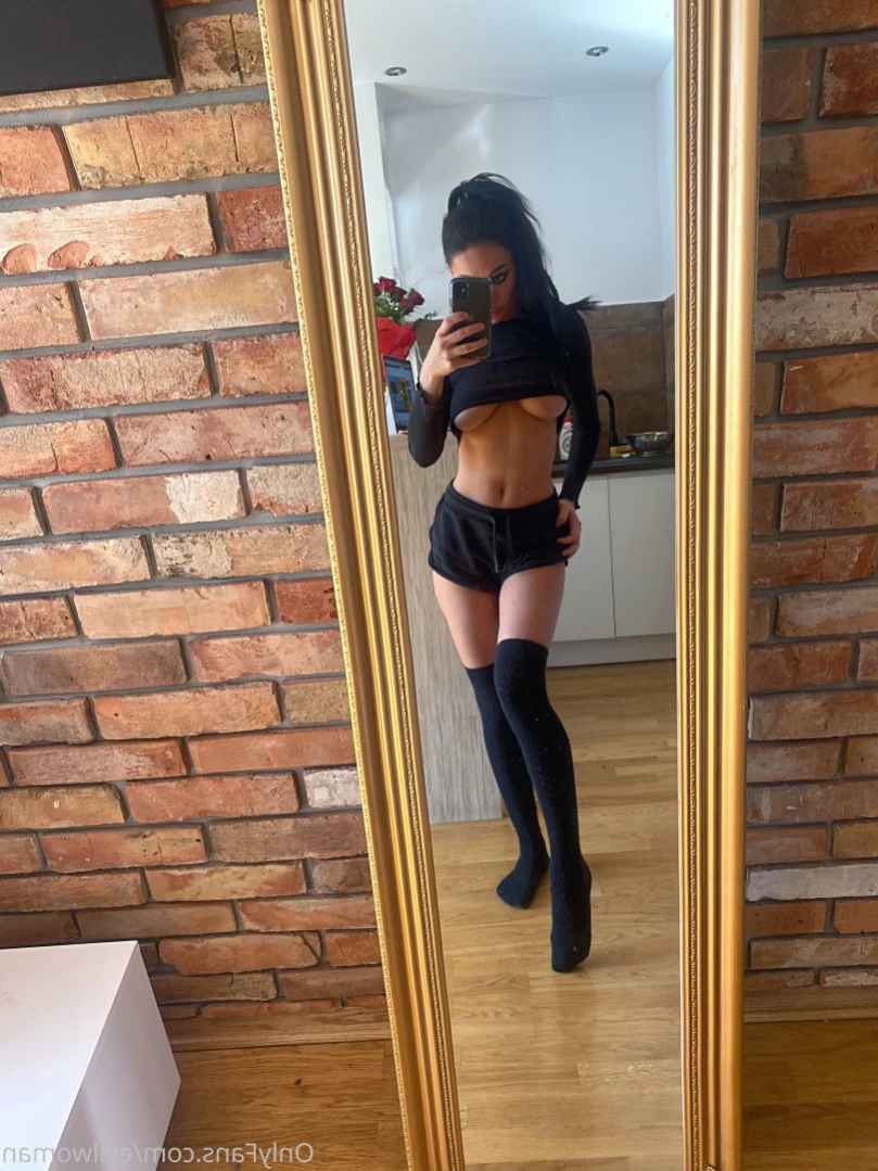 Evil Woman [ evilwoman ] Onlyfans leaked photo 10915214 on Hotleaks.tv