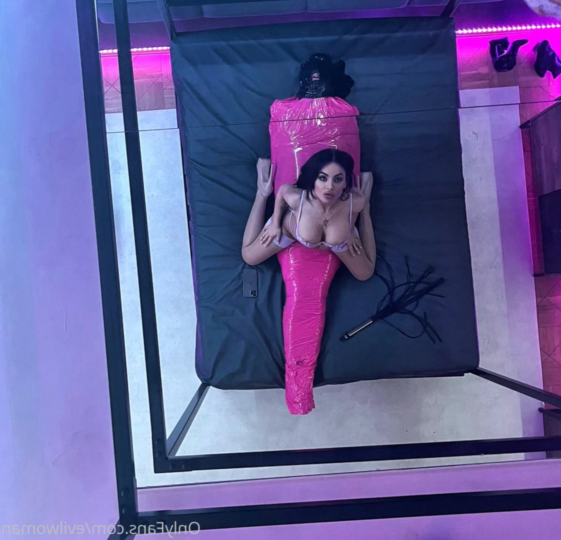 Evil Woman [ evilwoman ] Onlyfans leaked photo 11019032 on Hotleaks.tv