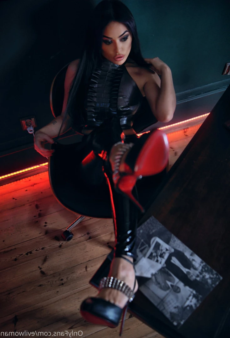 Evil Woman [ evilwoman ] Onlyfans leaked photo 11131123 on Hotleaks.tv
