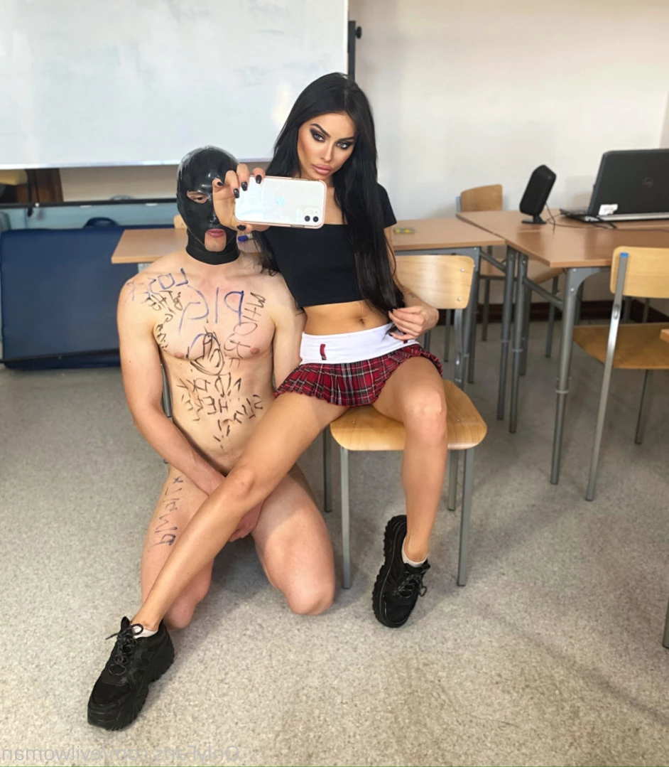 Evil Woman [ evilwoman ] Onlyfans leaked photo 11131540 on Hotleaks.tv