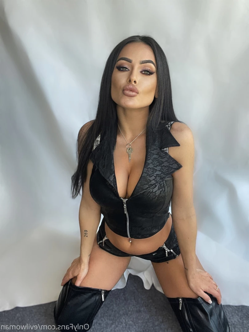 Evil Woman [ evilwoman ] Onlyfans leaked photo 11131802 on Hotleaks.tv