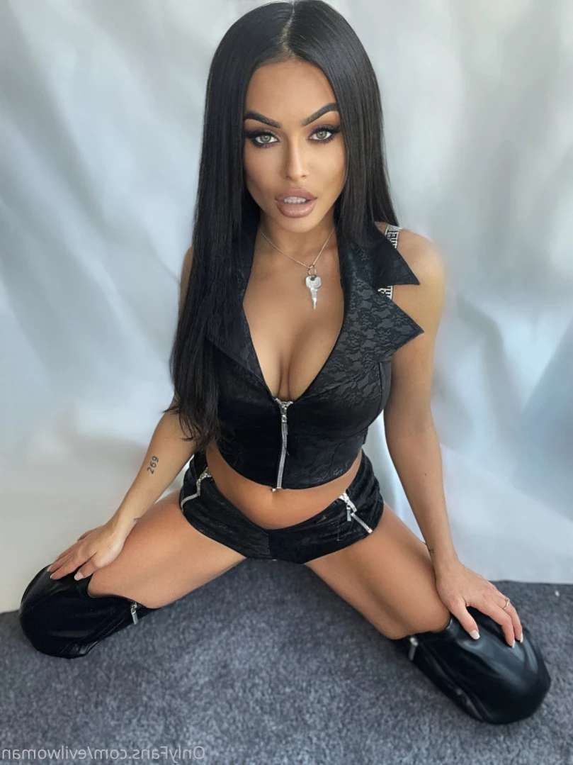 Evil Woman [ evilwoman ] Onlyfans leaked photo 11132923 on Hotleaks.tv