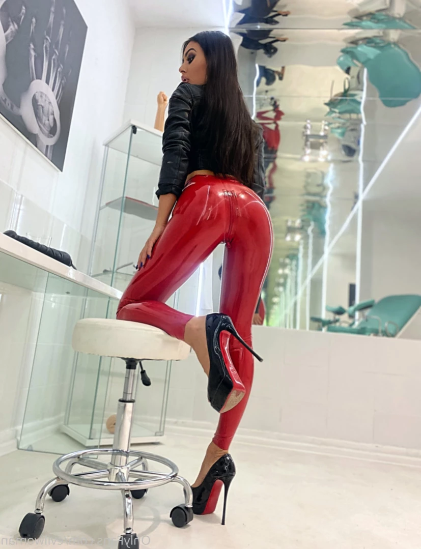 Evil Woman [ evilwoman ] Onlyfans leaked photo 12476459 on Hotleaks.tv