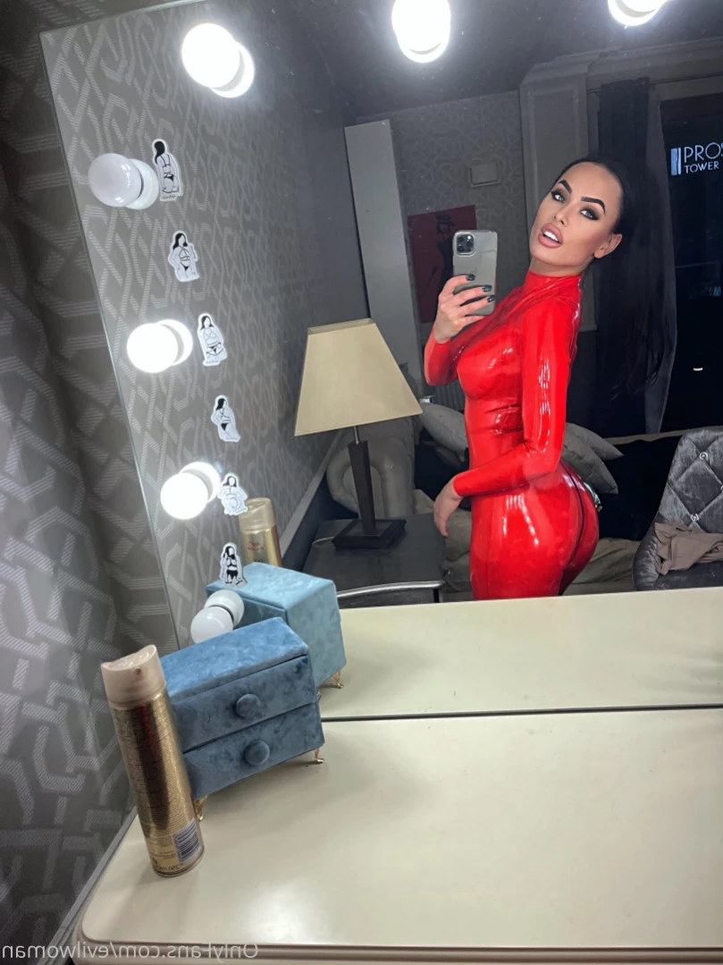 Evil Woman [ evilwoman ] Onlyfans leaked photo 14399097 on Hotleaks.tv