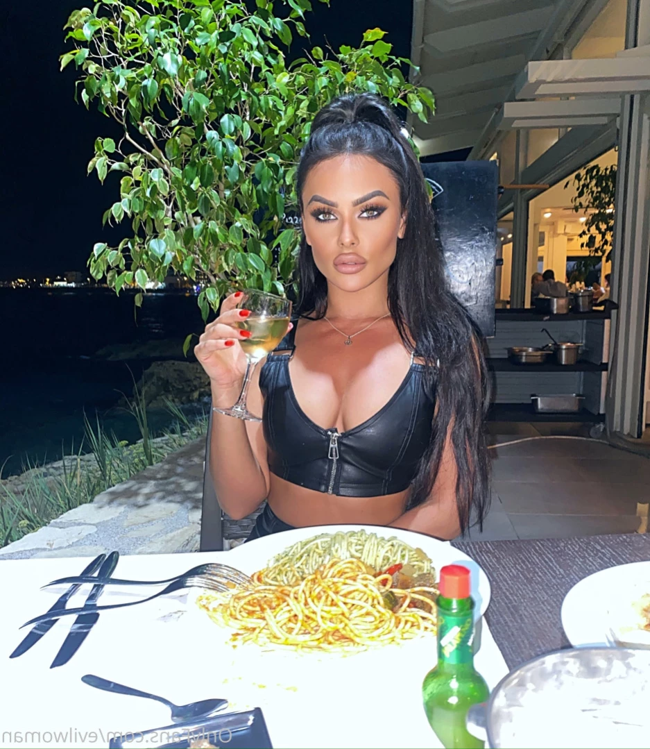 Evil Woman [ evilwoman ] Onlyfans leaked photo 14463488 on Hotleaks.tv