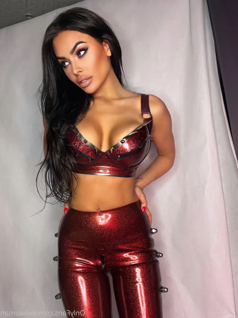 Evil Woman [ evilwoman ] Onlyfans leaked photo 14596772 on Hotleaks.tv