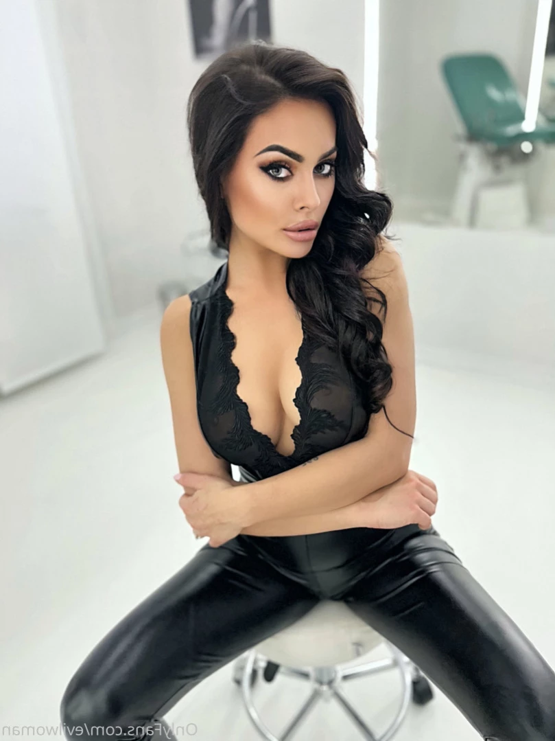 Evil Woman [ evilwoman ] Onlyfans leaked photo 14596830 on Hotleaks.tv