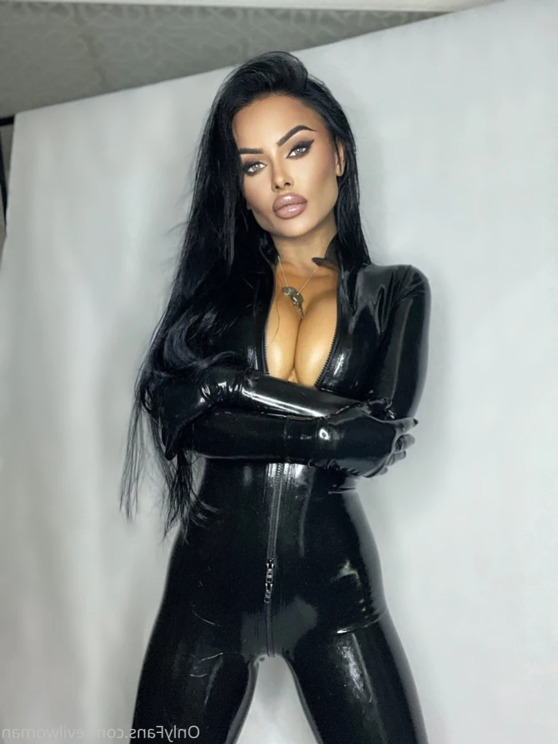 Evil Woman [ evilwoman ] Onlyfans leaked photo 14718761 on Hotleaks.tv