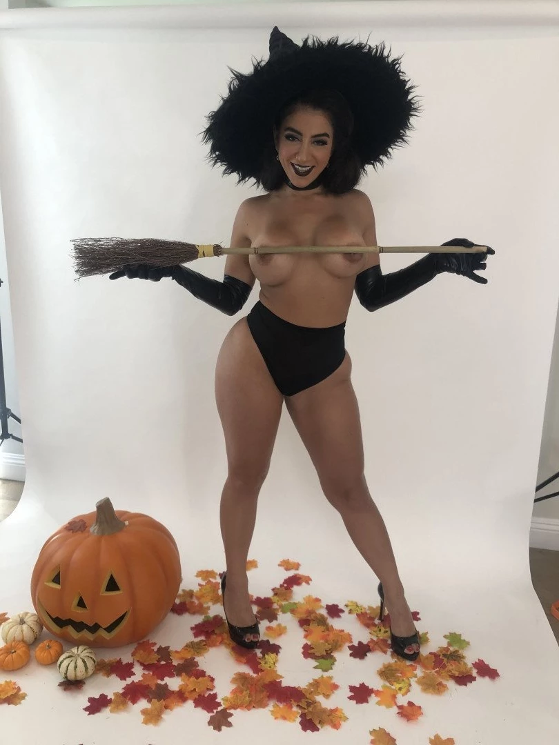 Lena The Plug [ lenatheplug ] Onlyfans leaked photo 3737381 on Hotleaks.tv