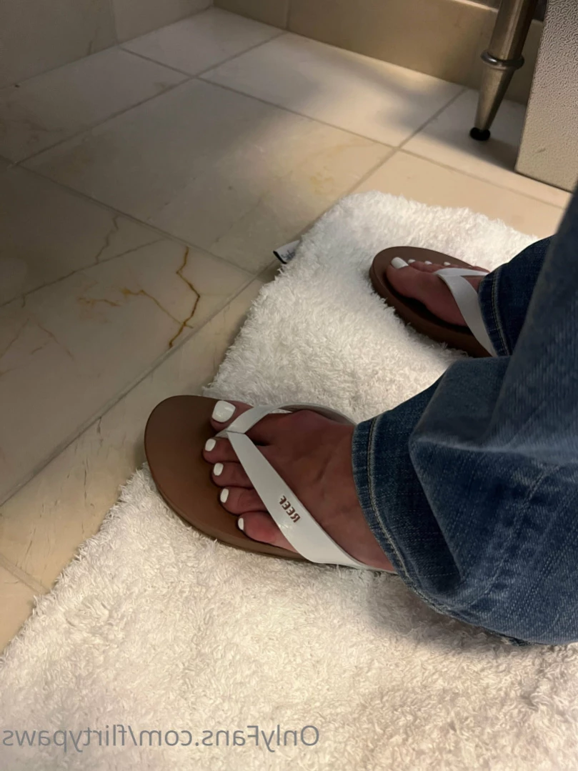 Flirty Paws [ flirtypaws ] Onlyfans leaked photo 11122384 on Hotleaks.tv