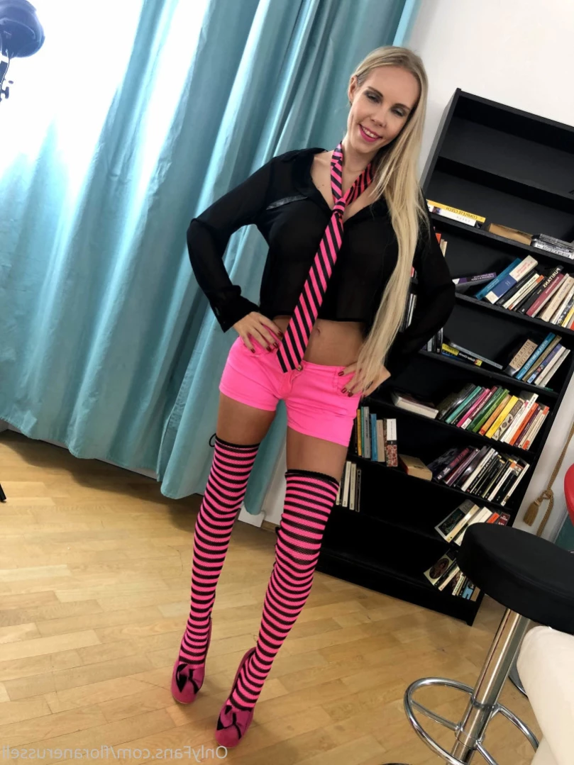 Florane Russell [ floranerussell ] Onlyfans leaked photo 11123384 on Hotleaks.tv