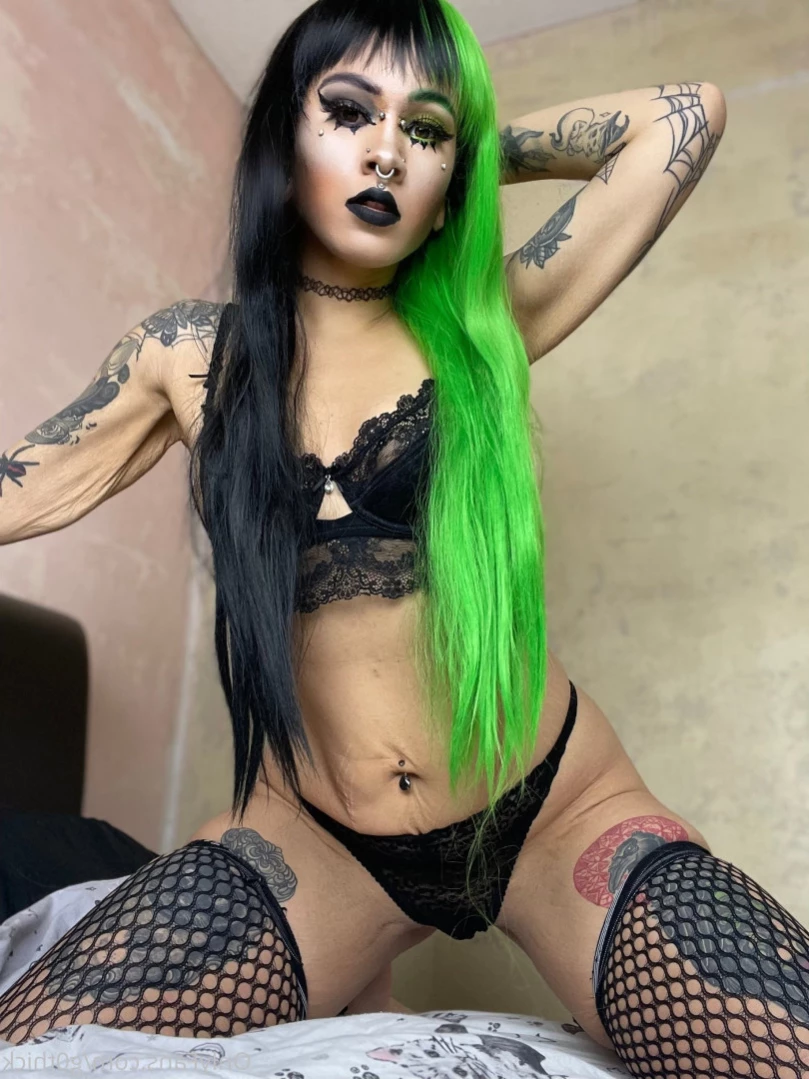 G0thschlampe KINK/FETISH FRIENDLY $3 [ g0thschlampe ] Onlyfans leaked photo 12561780 on Hotleaks.tv