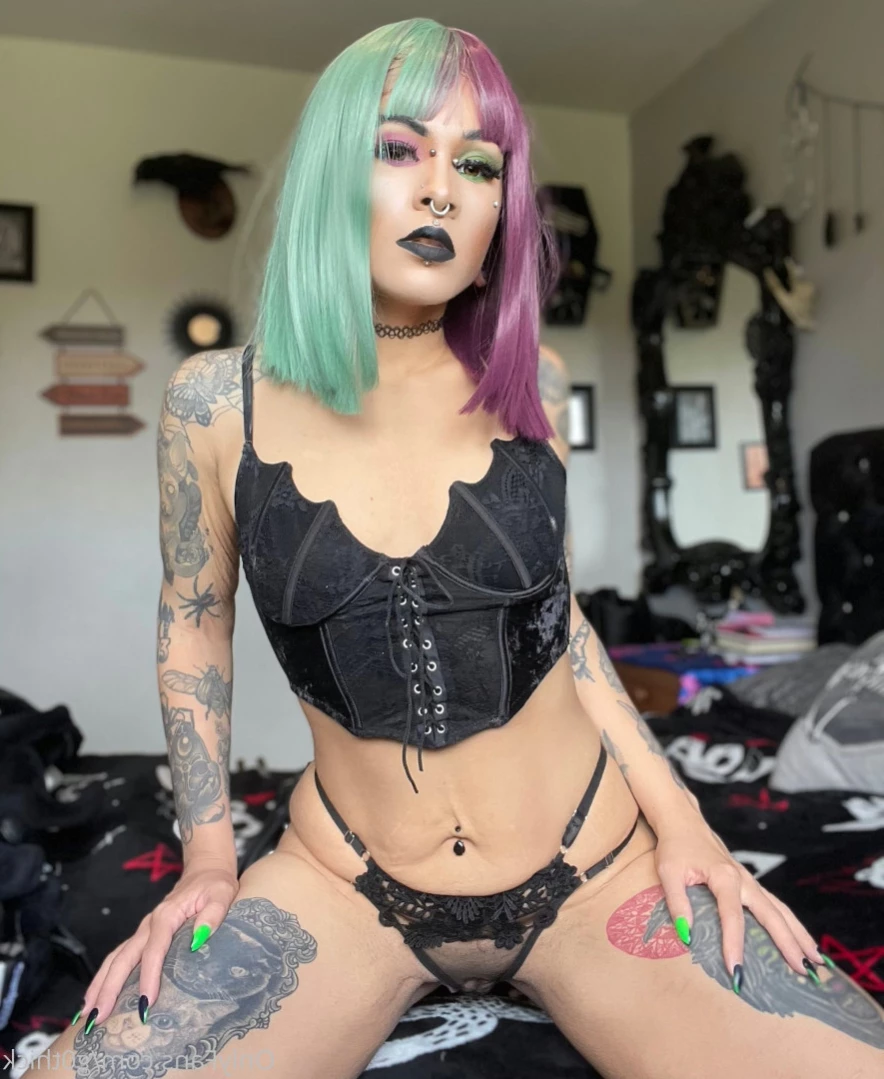 G0thschlampe KINK/FETISH FRIENDLY $3 [ g0thschlampe ] Onlyfans leaked photo 13774578 on Hotleaks.tv