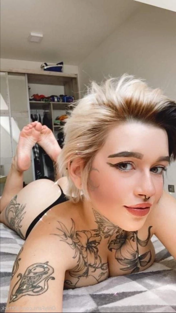 G0thschlampe KINK/FETISH FRIENDLY $3 [ g0thschlampe ] Onlyfans leaked photo 14473221 on Hotleaks.tv